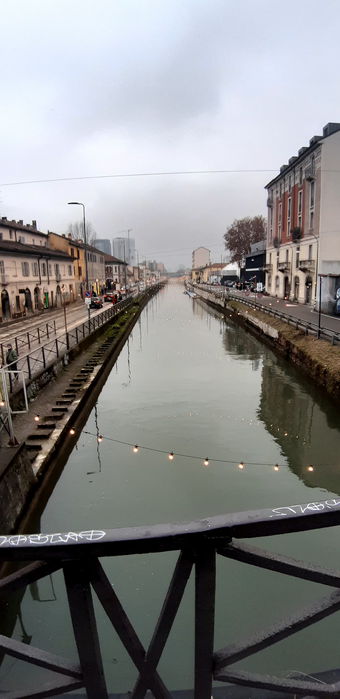 04_Veduta dal Ponticello sul Naviglio Grande v.so periferia_1